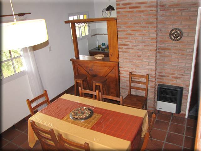 Comedor con mesa para seis personas